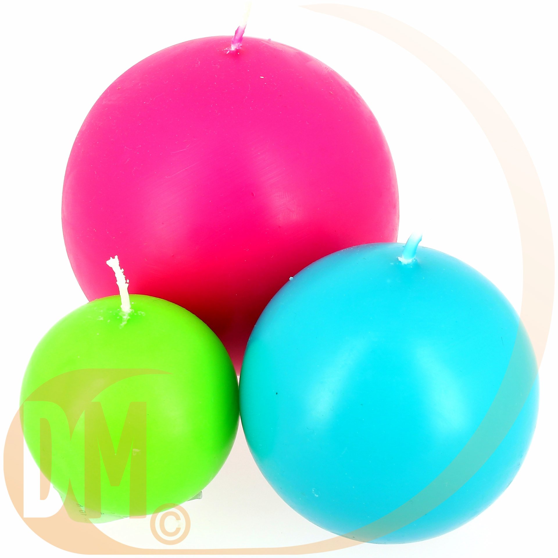 Bougie boule disponible en 3 dimensions